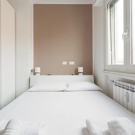 Guesthost - Lorenteggio Gelsomini Cozy Appartement Milaan