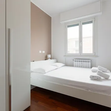 Guesthost - Lorenteggio Gelsomini Cozy Appartement Milaan