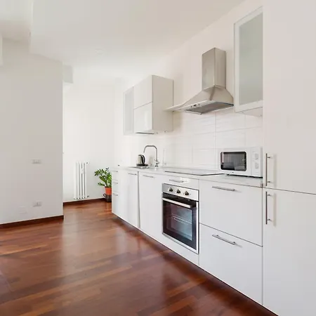 Guesthost - Lorenteggio Gelsomini Cozy Milão