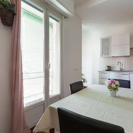 Guesthost - Lorenteggio Gelsomini Cozy * Milão