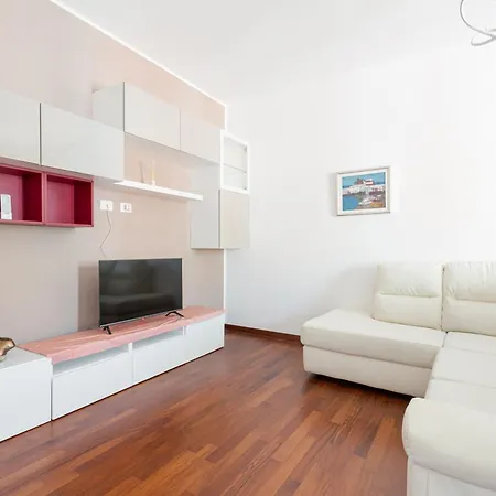 Guesthost - Lorenteggio Gelsomini Cozy מילאנו