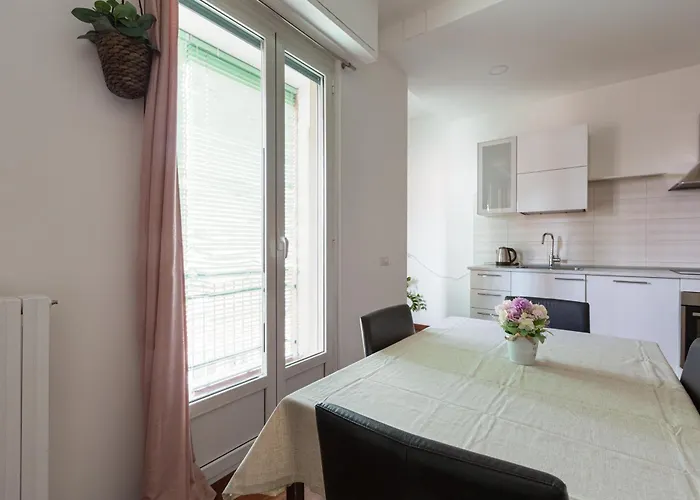 Guesthost - Lorenteggio Gelsomini Cozy * Milan