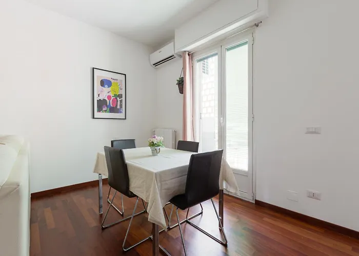 Guesthost - Lorenteggio Gelsomini Cozy